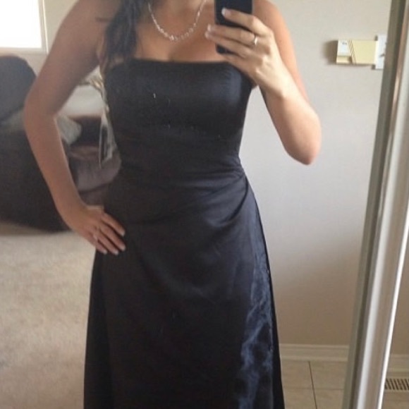 Black Dress - Picture 1 of 2